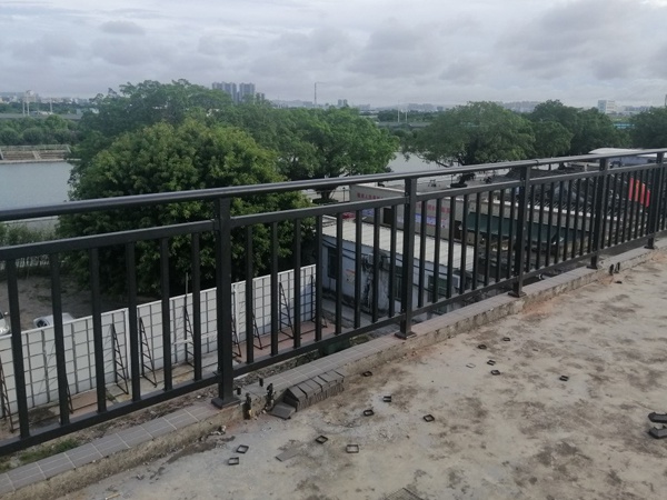 安徽鋅鋼護欄廠家電話多少? 安徽鋅鋼護欄廠家電話多少?