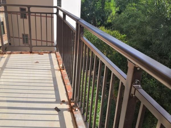 安徽鋅鋼護欄廠家地址在哪里? 安徽鋅鋼護欄廠家地址在哪里?