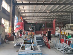 金用護(hù)欄2020年8月18日鋅鋼窗戶護(hù)欄裝車發(fā)貨！