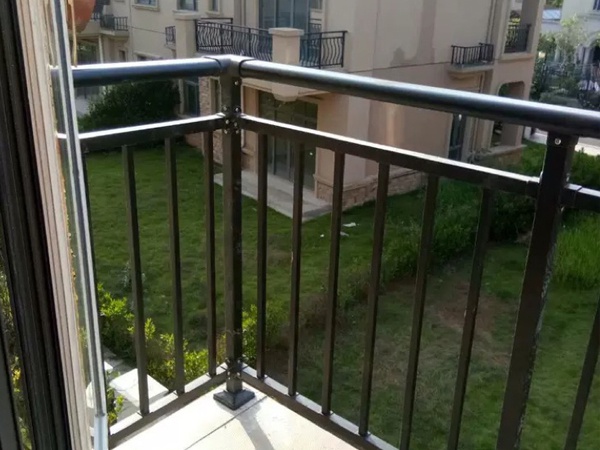 陽臺(tái)護(hù)欄安裝指南 陽臺(tái)護(hù)欄安裝指南