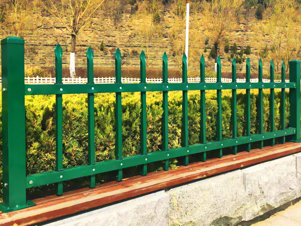 選擇鋅鋼柵欄廠(chǎng)家,這三點(diǎn)很重要! 選擇鋅鋼柵欄廠(chǎng)家,這三點(diǎn)很重要!