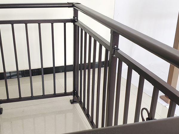 噴塑陽(yáng)臺(tái)護(hù)欄與噴漆陽(yáng)臺(tái)護(hù)欄相比有什么優(yōu)勢(shì)? 噴塑陽(yáng)臺(tái)護(hù)欄與噴漆陽(yáng)臺(tái)護(hù)欄相比有什么優(yōu)勢(shì)?