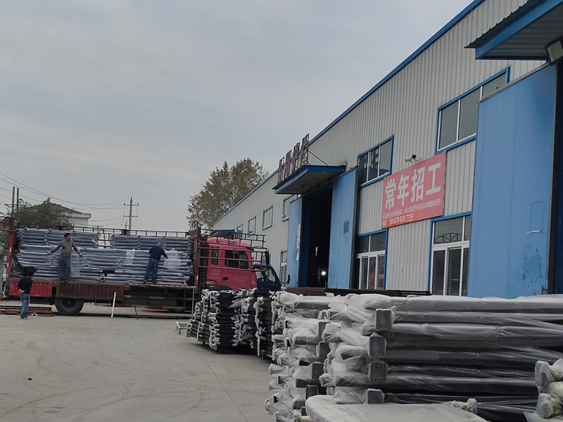 金用護(hù)欄2020年11月6日早上鋅鋼陽(yáng)臺(tái)欄桿發(fā)貨! 金用護(hù)欄2020年11月6日早上鋅鋼陽(yáng)臺(tái)欄桿發(fā)貨!