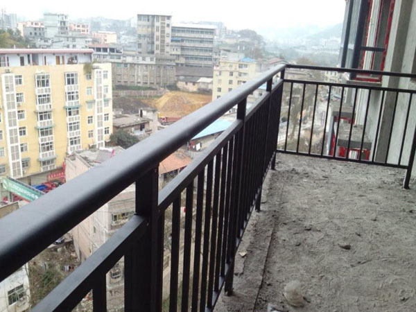 鋅鋼護(hù)欄顏色有哪些？