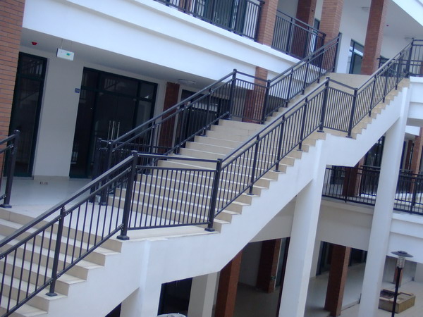 鋅鋼護欄定制需要注意哪些? 鋅鋼護欄定制需要注意哪些?