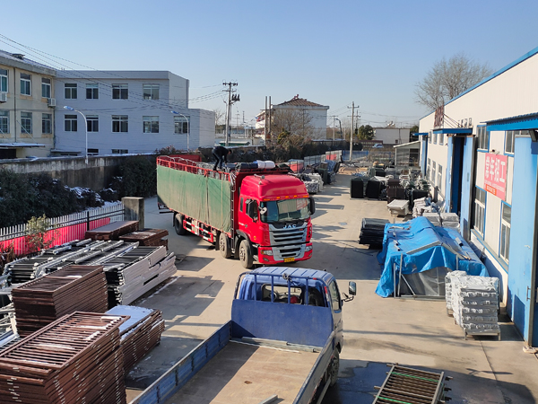 金用護欄2020年12月29日上午鋅鋼百葉窗發貨！