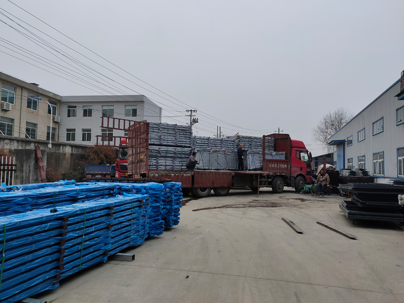 金用護欄2021年3月16日陽臺護欄發貨! 金用護欄2021年3月16日陽臺護欄發貨!