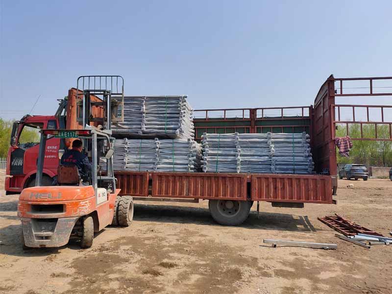 金用護(hù)欄2021年3月25日鋅鋼陽臺(tái)欄桿發(fā)貨! 金用護(hù)欄2021年3月25日鋅鋼陽臺(tái)欄桿發(fā)貨!