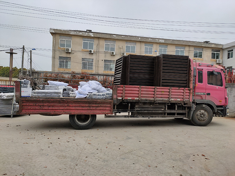 金用護(hù)欄2021年3月30日鋅鋼百葉窗發(fā)貨! 金用護(hù)欄2021年3月30日鋅鋼百葉窗發(fā)貨!