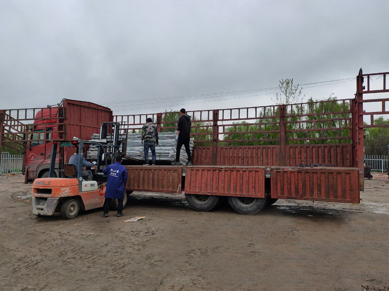 金用護欄2021年4月1日鋅鋼陽臺欄桿發貨! 金用護欄2021年4月1日鋅鋼陽臺欄桿發貨!