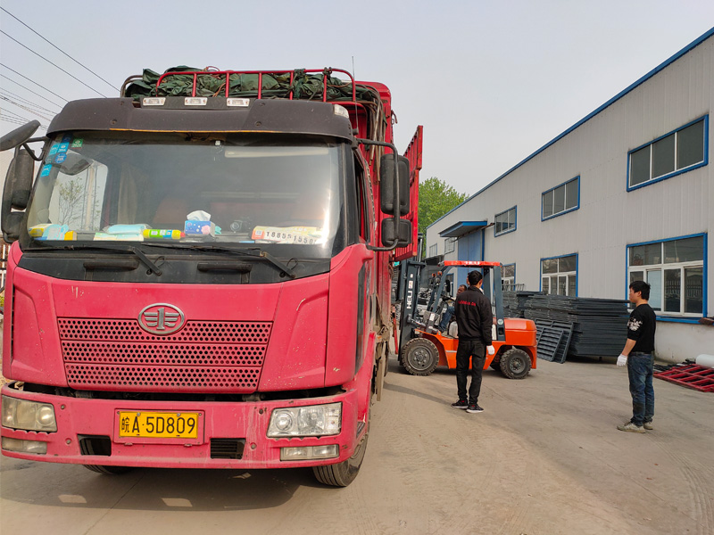 金用護欄2021年4月16日第一車百葉窗發貨! 金用護欄2021年4月16日第一車百葉窗發貨!