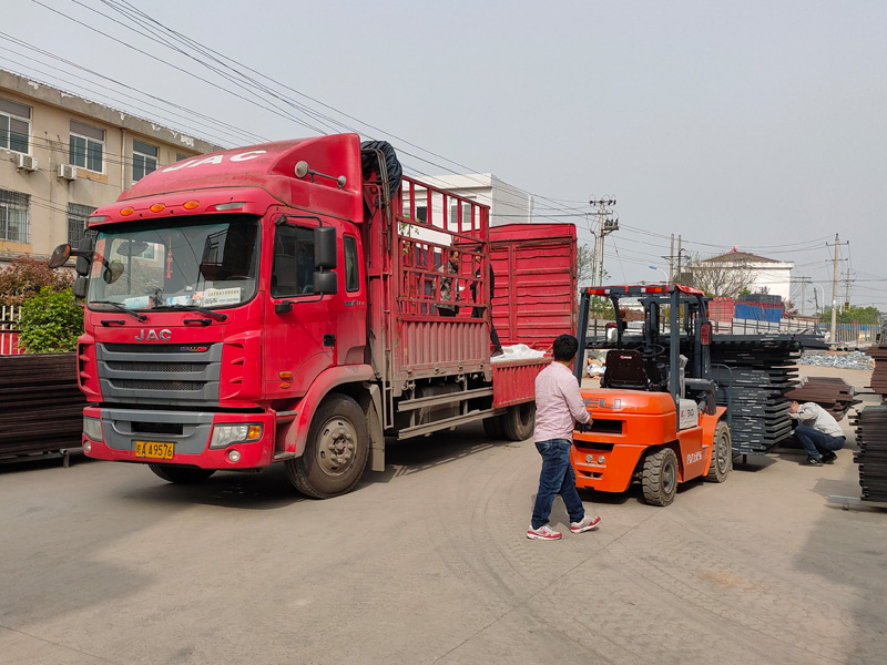 金用護(hù)欄2021年4月16日第二車百葉窗發(fā)貨! 金用護(hù)欄2021年4月16日第二車百葉窗發(fā)貨!