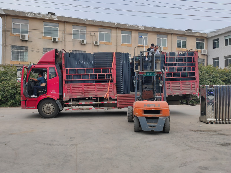 金用護欄2021年5月10日鋅鋼百葉窗發貨! 金用護欄2021年5月10日鋅鋼百葉窗發貨!