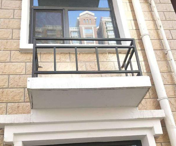 空調(diào)護(hù)欄有哪些材質(zhì)? 空調(diào)護(hù)欄有哪些材質(zhì)?