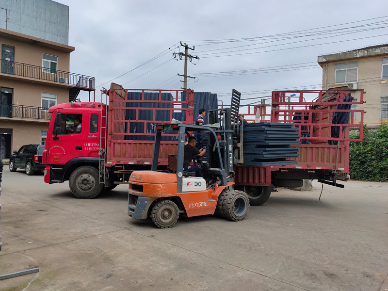 金用護欄2021年7月26日鋅鋼百葉窗發貨! 金用護欄2021年7月26日鋅鋼百葉窗發貨!