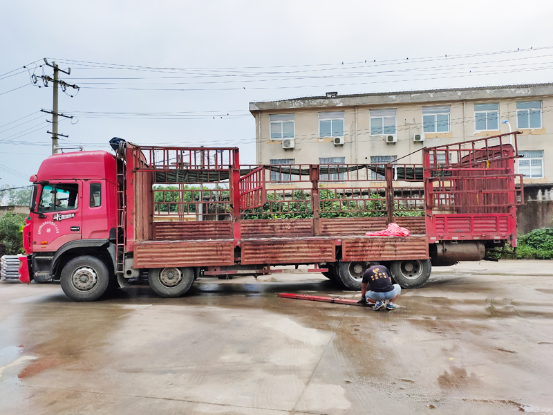 金用護欄2021年8月17日鋅鋼空調(diào)護欄發(fā)貨! 金用護欄2021年8月17日鋅鋼空調(diào)護欄發(fā)貨!