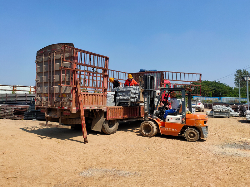  金用護(hù)欄2021年9月13日鋅鋼陽臺護(hù)欄發(fā)貨！