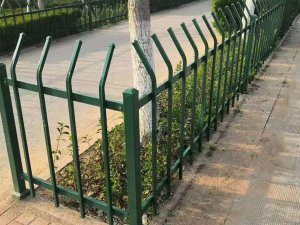 綠化護(hù)欄廠家怎么選擇？