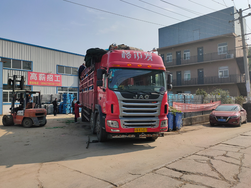 金用護欄2021年10月25日鋅鋼樓梯欄桿發(fā)貨! 金用護欄2021年10月25日鋅鋼樓梯欄桿發(fā)貨!