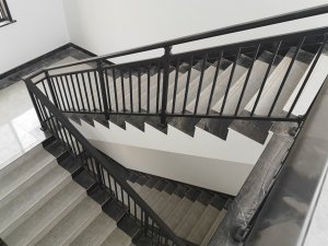 樓梯護欄多少錢一米？