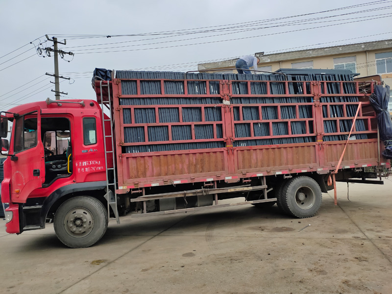 金用護欄2021年11月11日鋅鋼百葉窗發貨! 金用護欄2021年11月11日鋅鋼百葉窗發貨!