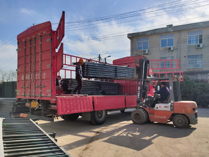 金用護(hù)欄2021年11月13日鋅鋼陽臺護(hù)欄發(fā)貨! 金用護(hù)欄2021年11月13日鋅鋼陽臺護(hù)欄發(fā)貨!