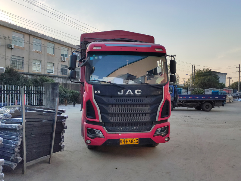 金用護欄2021年11月17日鋅鋼百葉窗發貨! 金用護欄2021年11月17日鋅鋼百葉窗發貨!