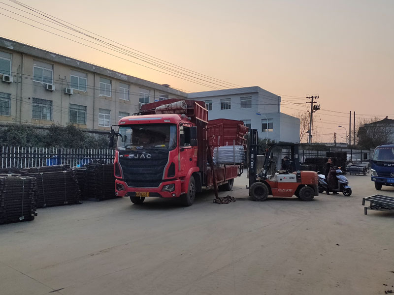 金用護欄2022年2月26日組裝式鋅鋼欄桿裝車發貨! 金用護欄2022年2月26日組裝式鋅鋼欄桿裝車發貨!