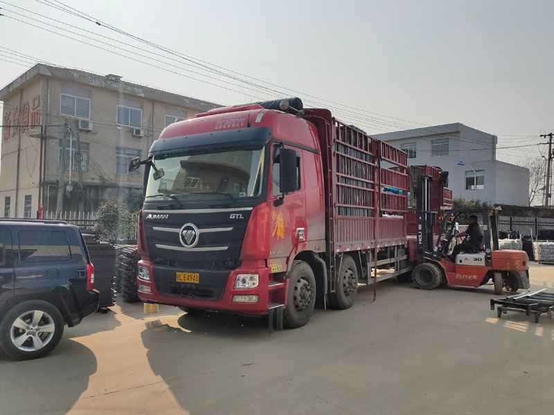 金用護欄2022年3月1日鋅鋼百葉窗裝車發貨！