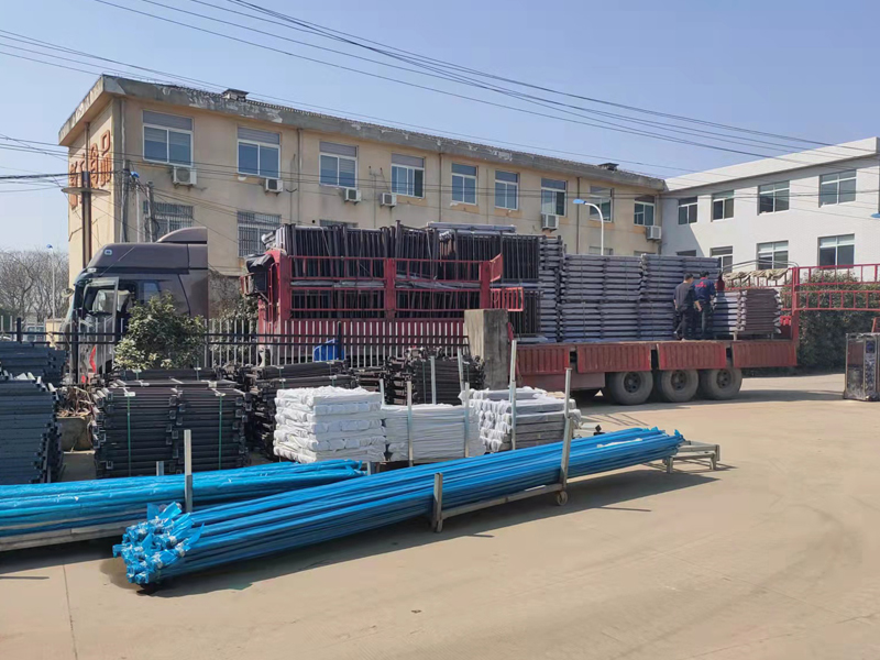 金用護欄2022年3月4日鋅鋼陽臺欄桿裝車發貨! 金用護欄2022年3月4日鋅鋼陽臺欄桿裝車發貨!