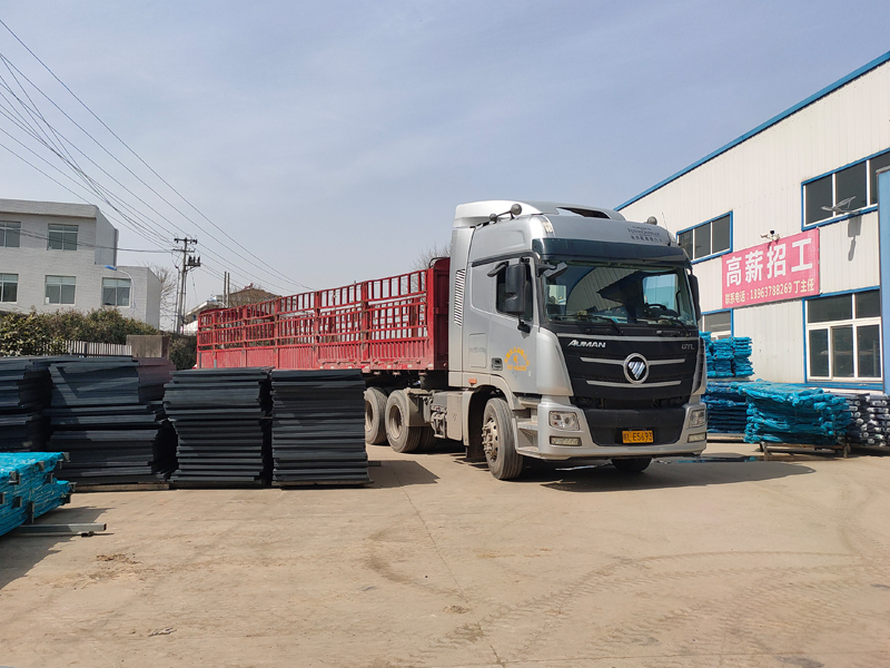 金用護欄2022年3月5日鋅鋼陽臺欄桿裝車發(fā)貨! 金用護欄2022年3月5日鋅鋼陽臺欄桿裝車發(fā)貨!