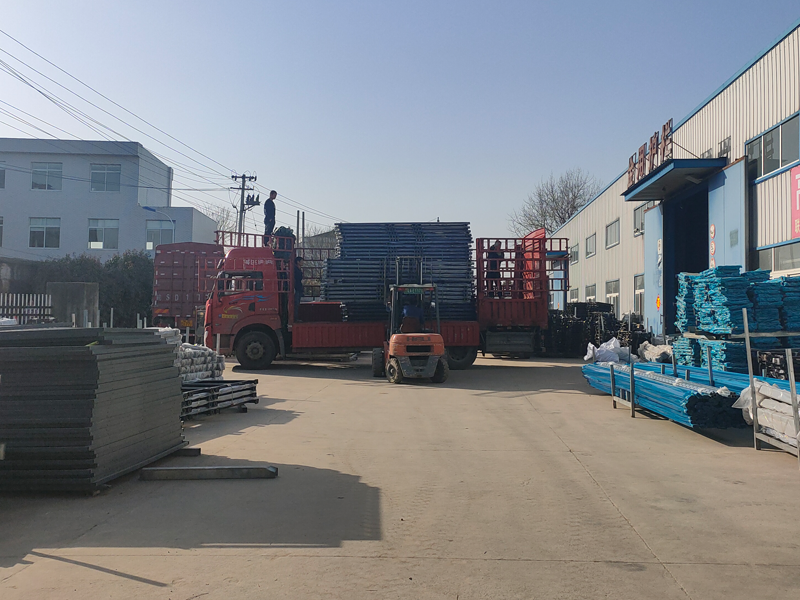 金用護(hù)欄2022年3月9日鋅鋼陽臺欄桿裝車發(fā)貨! 金用護(hù)欄2022年3月9日鋅鋼陽臺欄桿裝車發(fā)貨!