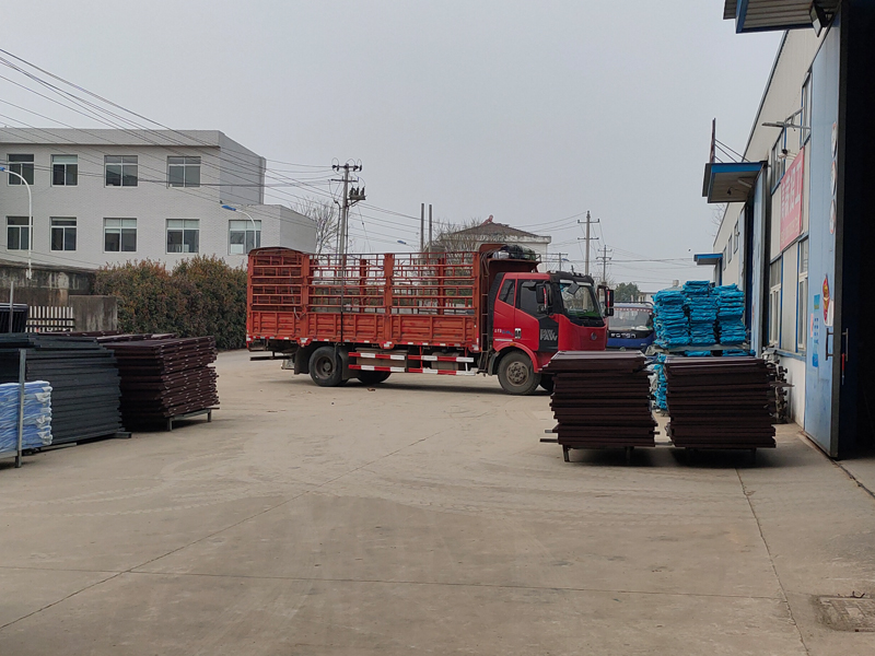 金用護欄2022年3月12日鋅鋼飄窗欄桿裝車發貨! 金用護欄2022年3月12日鋅鋼飄窗欄桿裝車發貨!