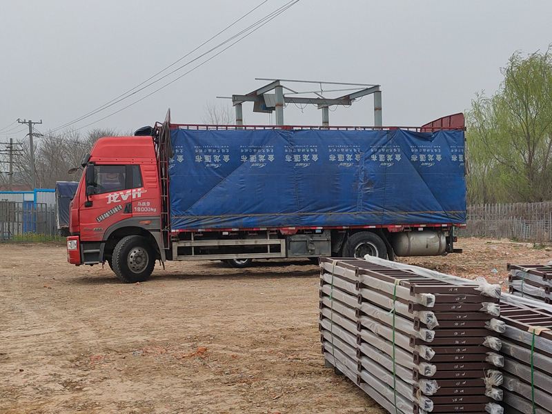 金用護欄2022年3月14日鋅鋼連廊欄桿裝車發貨! 金用護欄2022年3月14日鋅鋼連廊欄桿裝車發貨!