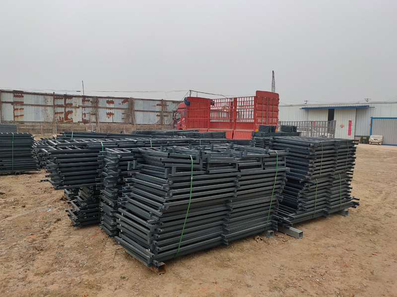 金用護欄2022年3月15日鋅鋼護窗欄桿裝車發貨！