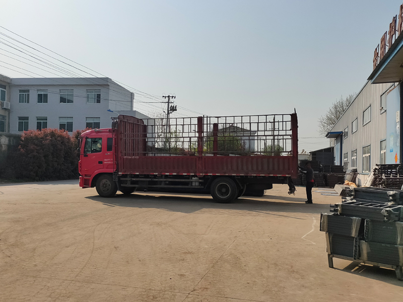 金用護欄2022年4月8日鋅鋼百葉窗裝車發(fā)貨! 金用護欄2022年4月8日鋅鋼百葉窗裝車發(fā)貨!