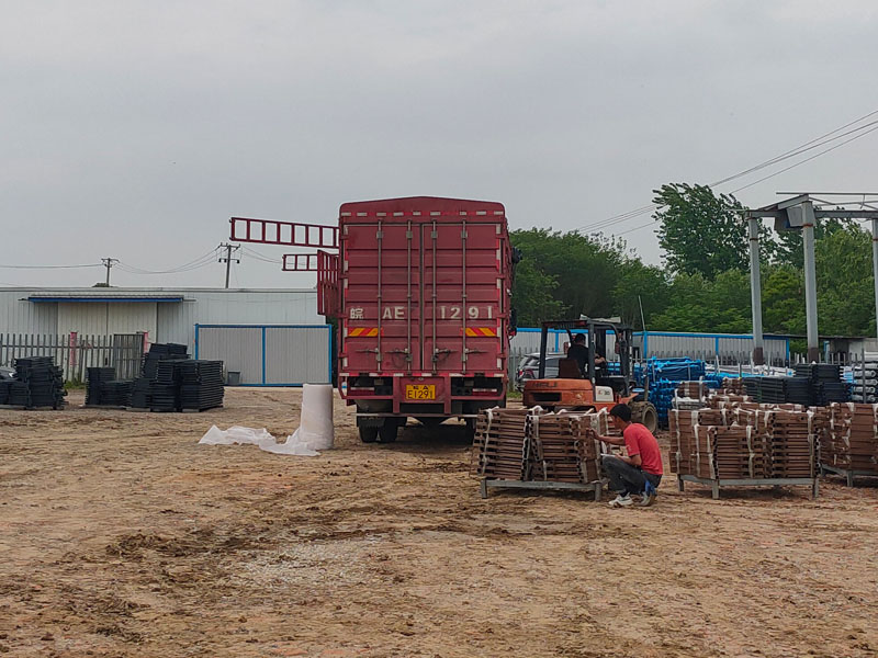 金用護(hù)欄2022年5月5日鋅鋼護(hù)窗欄桿裝車發(fā)貨！