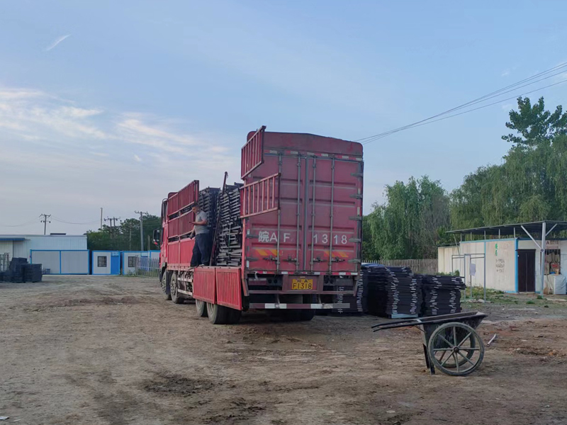 金用護欄2022年5月10日鋅鋼空調欄桿裝車發貨! 金用護欄2022年5月10日鋅鋼空調欄桿裝車發貨!