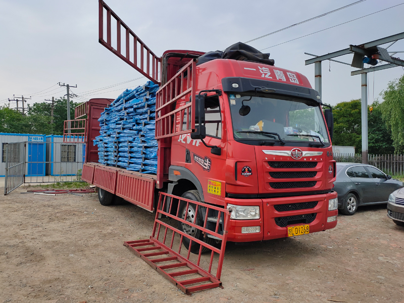 金用護(hù)欄2022年5月16日鋅鋼陽臺(tái)護(hù)欄裝車發(fā)貨! 金用護(hù)欄2022年5月16日鋅鋼陽臺(tái)護(hù)欄裝車發(fā)貨!