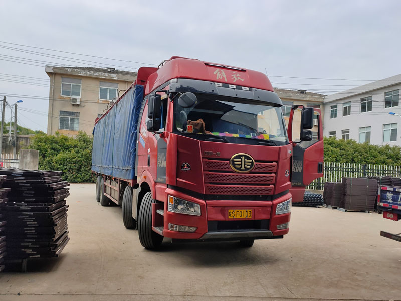 金用護(hù)欄2022年5月19日鋅鋼飄窗欄桿裝車發(fā)貨! 金用護(hù)欄2022年5月19日鋅鋼飄窗欄桿裝車發(fā)貨!