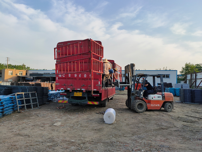 金用護欄2022年6月7日鋅鋼護窗欄桿裝車發(fā)貨! 金用護欄2022年6月7日鋅鋼護窗欄桿裝車發(fā)貨!