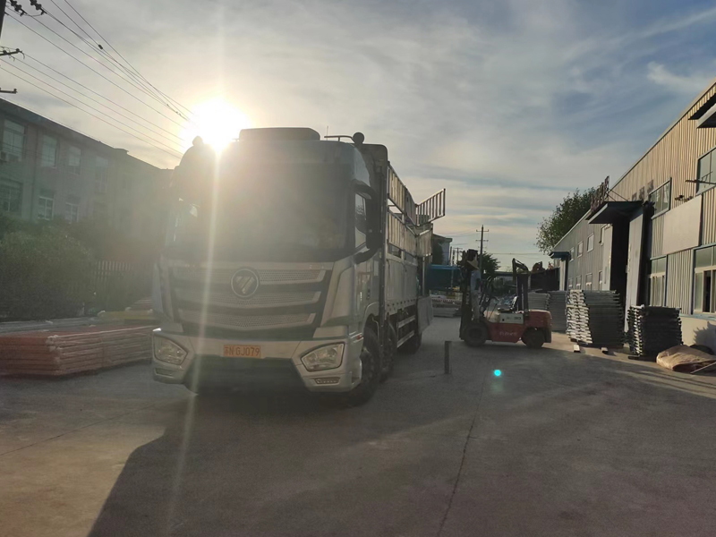 金用護(hù)欄2022年8月13日鋅鋼陽臺護(hù)欄裝車發(fā)貨! 金用護(hù)欄2022年8月13日鋅鋼陽臺護(hù)欄裝車發(fā)貨!