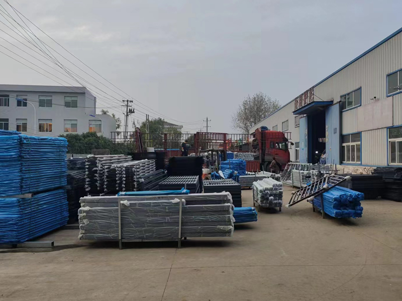 金用護欄2022年12月2日鋅鋼組裝護欄裝車發(fā)貨！