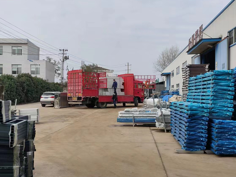 金用護欄2022年12月12日鋅鋼飄窗欄桿裝車發貨！