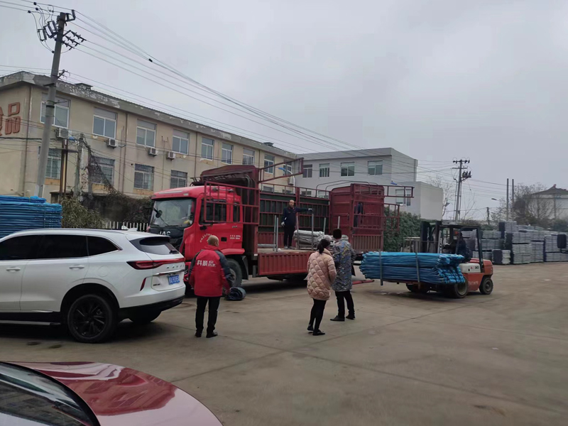 金用護欄2023年2月6日鋅鋼組裝式欄桿裝車發貨! 金用護欄2023年2月6日鋅鋼組裝式欄桿裝車發貨!