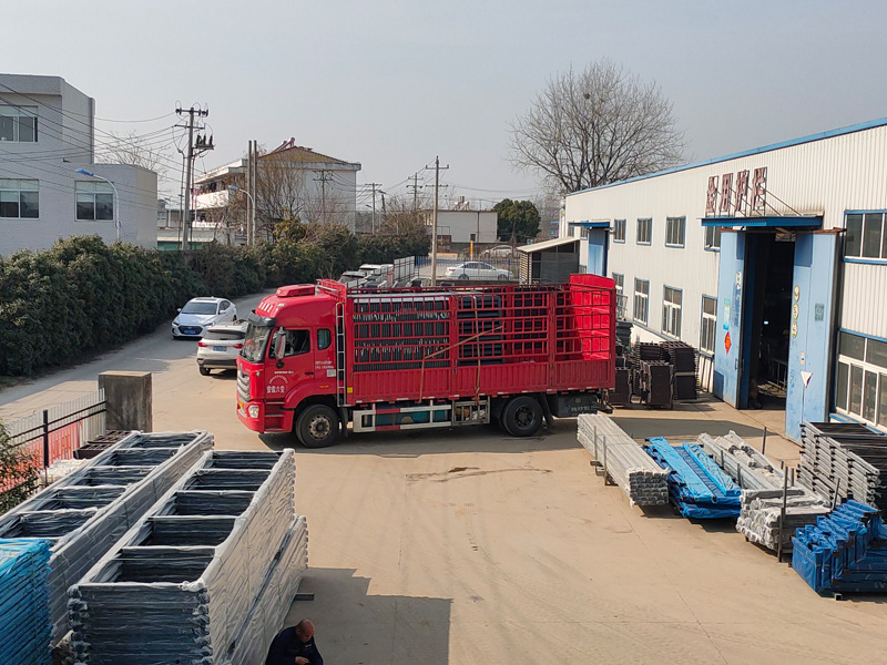 金用護(hù)欄2023年3月3日鋅鋼百葉窗裝車發(fā)貨! 金用護(hù)欄2023年3月3日鋅鋼百葉窗裝車發(fā)貨!