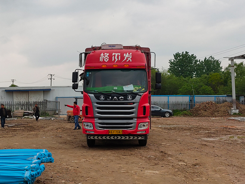 金用護(hù)欄2023年4月25日鋅鋼護(hù)窗欄桿裝車發(fā)貨! 金用護(hù)欄2023年4月25日鋅鋼護(hù)窗欄桿裝車發(fā)貨!