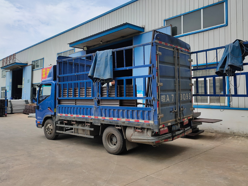 2023年5月27日鋅鋼百葉窗裝車(chē)發(fā)貨! 2023年5月27日鋅鋼百葉窗裝車(chē)發(fā)貨!