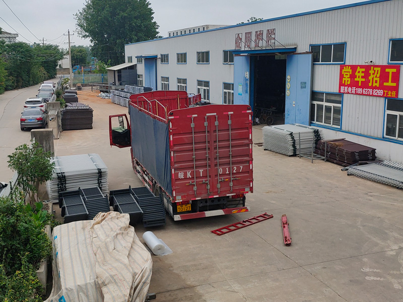 2023年5月31日鋅鋼組裝欄桿裝車發(fā)貨! 2023年5月31日鋅鋼組裝欄桿裝車發(fā)貨!