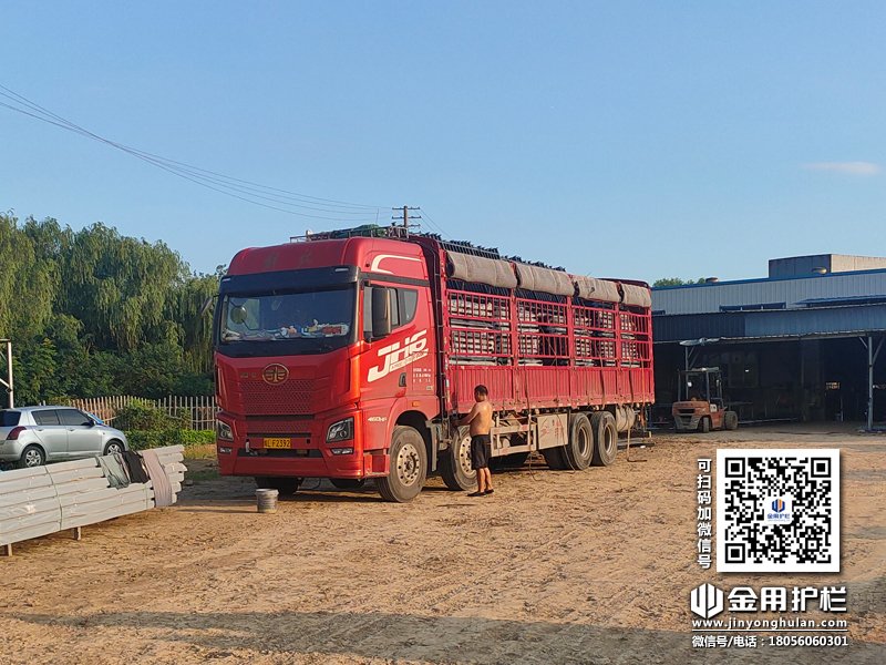 2023年8月5日鋅鋼飄窗欄桿裝車發(fā)貨！